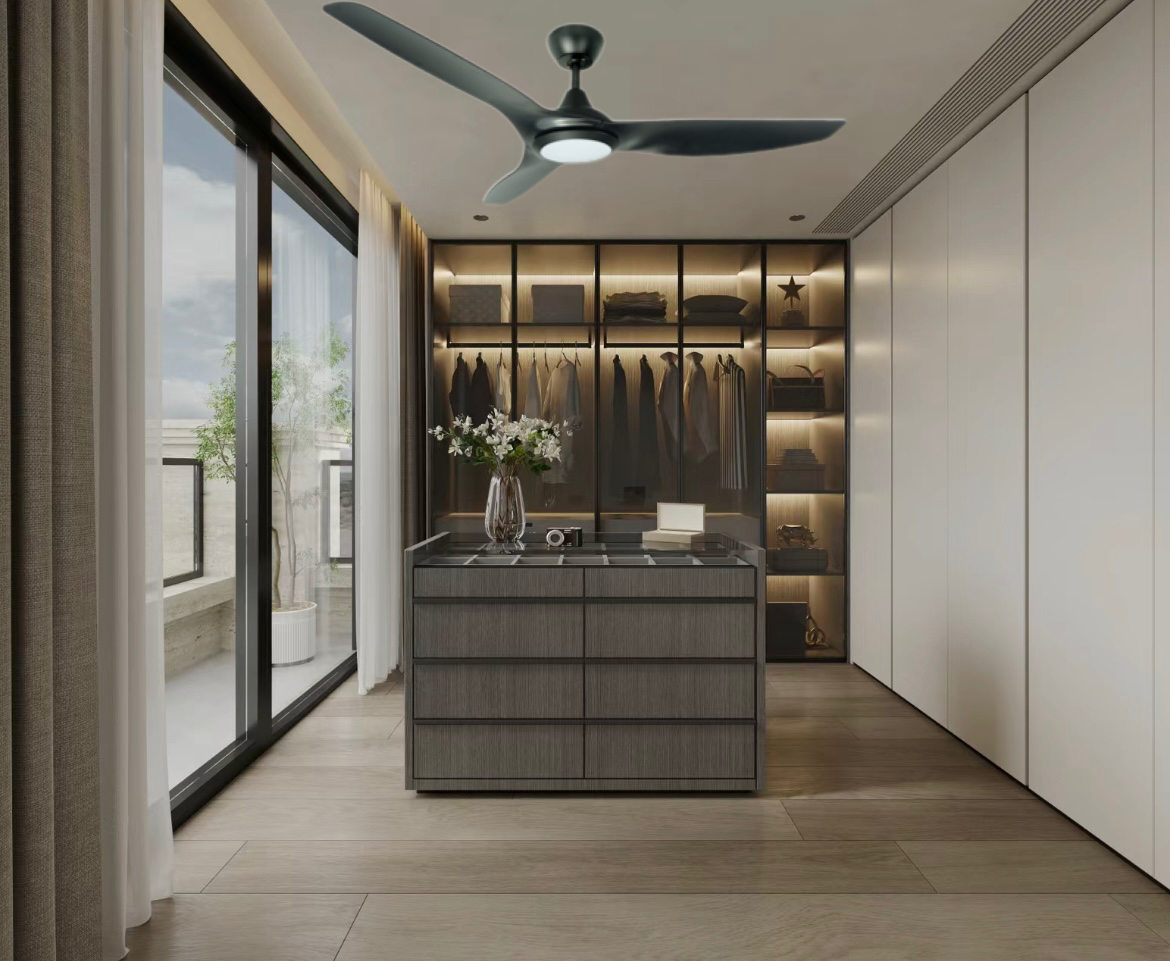 Fantásticos ventiladores de techo con luces y control remoto.